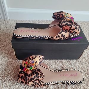 Betsy Johnson Leopard Sandals 9.5 NIB